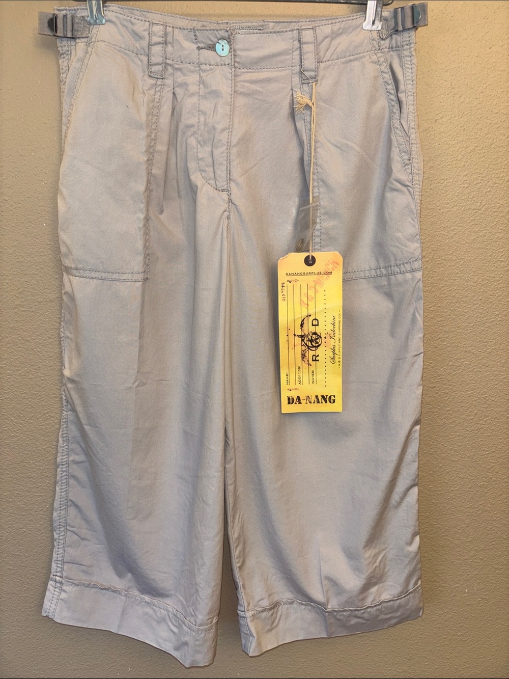 NEW! Da-Nang XS X-Small Women's Capri Cargo Capri Pants Cool Grey Light Beige